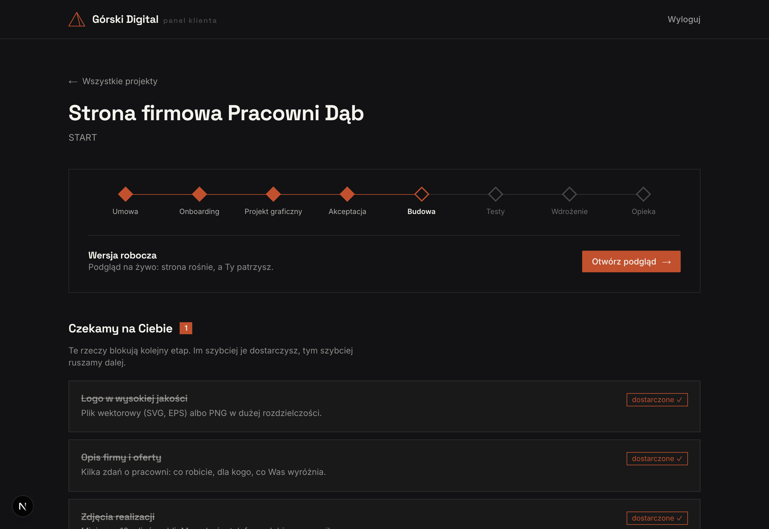 Panel klienta: status projektu, checklista etapów, pliki i wersja robocza strony